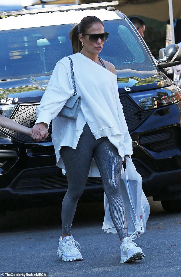 Jennifer Lopez Suggests Dressing Up For The Gym In A Monochrome Outfit ...